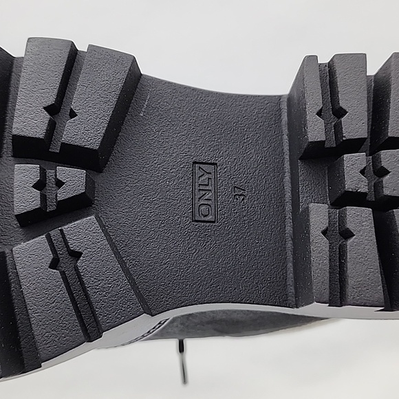 ONLY Betty Women's Black Lace-Up Faux Leather Ankle Boots  Chunky Soles Size 37 - Picture 9 of 15